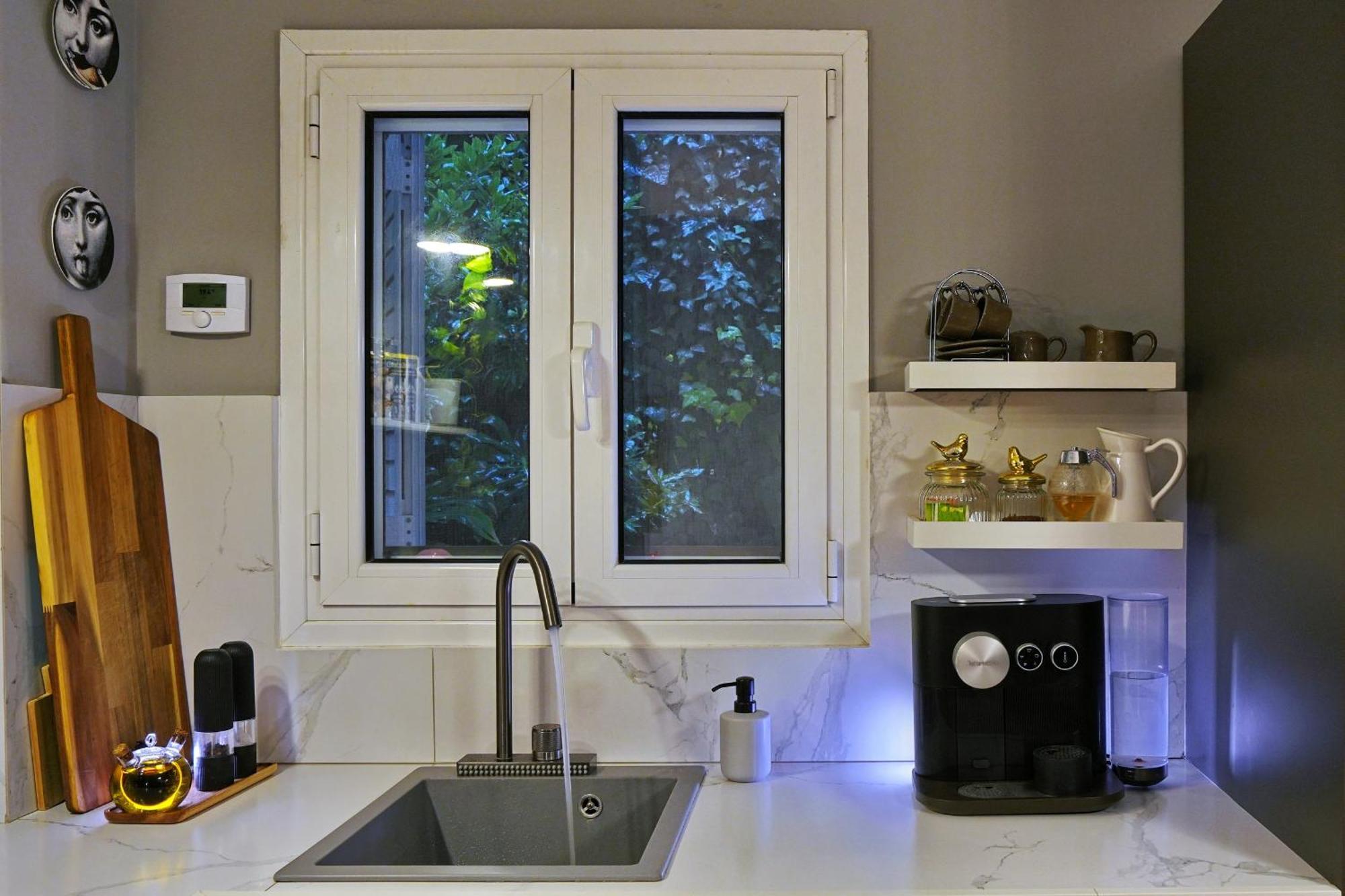 Five Seasons Alimos Apartment Athens Exterior photo